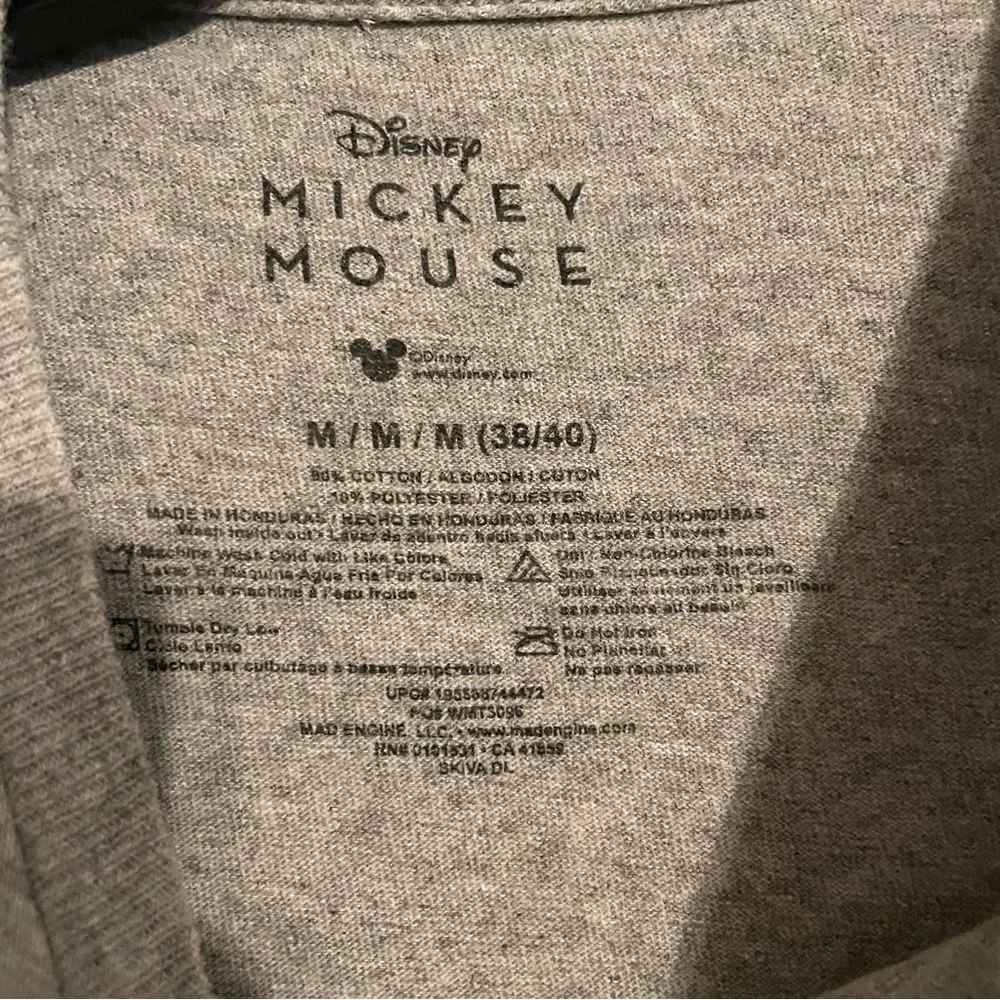 Disney Men's Mickey Mouse Graphic Adult T-Shirt
size M - Picture 3 of 3